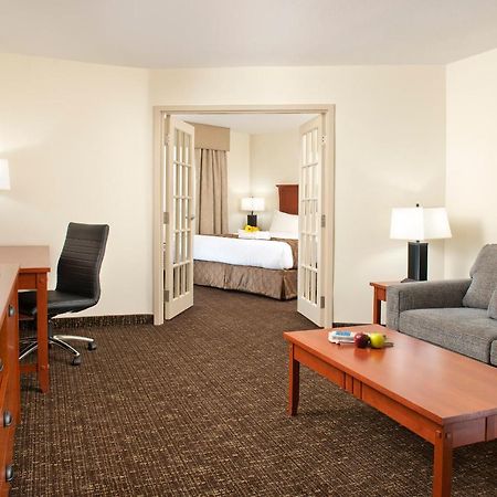 Gold Eagle Lodge Север Батлфорд Экстерьер фото