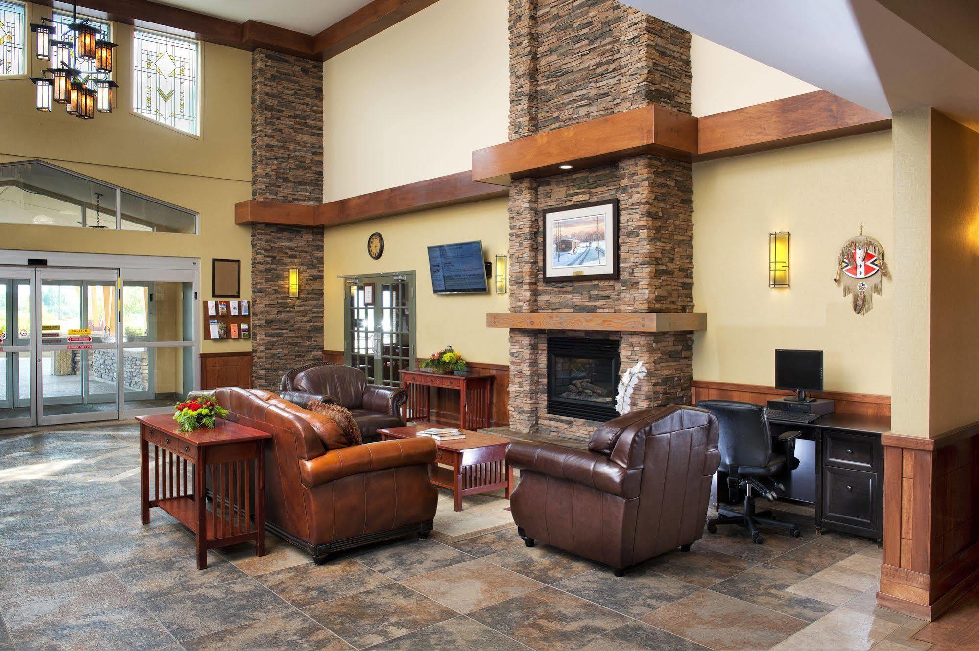 Gold Eagle Lodge Север Батлфорд Экстерьер фото