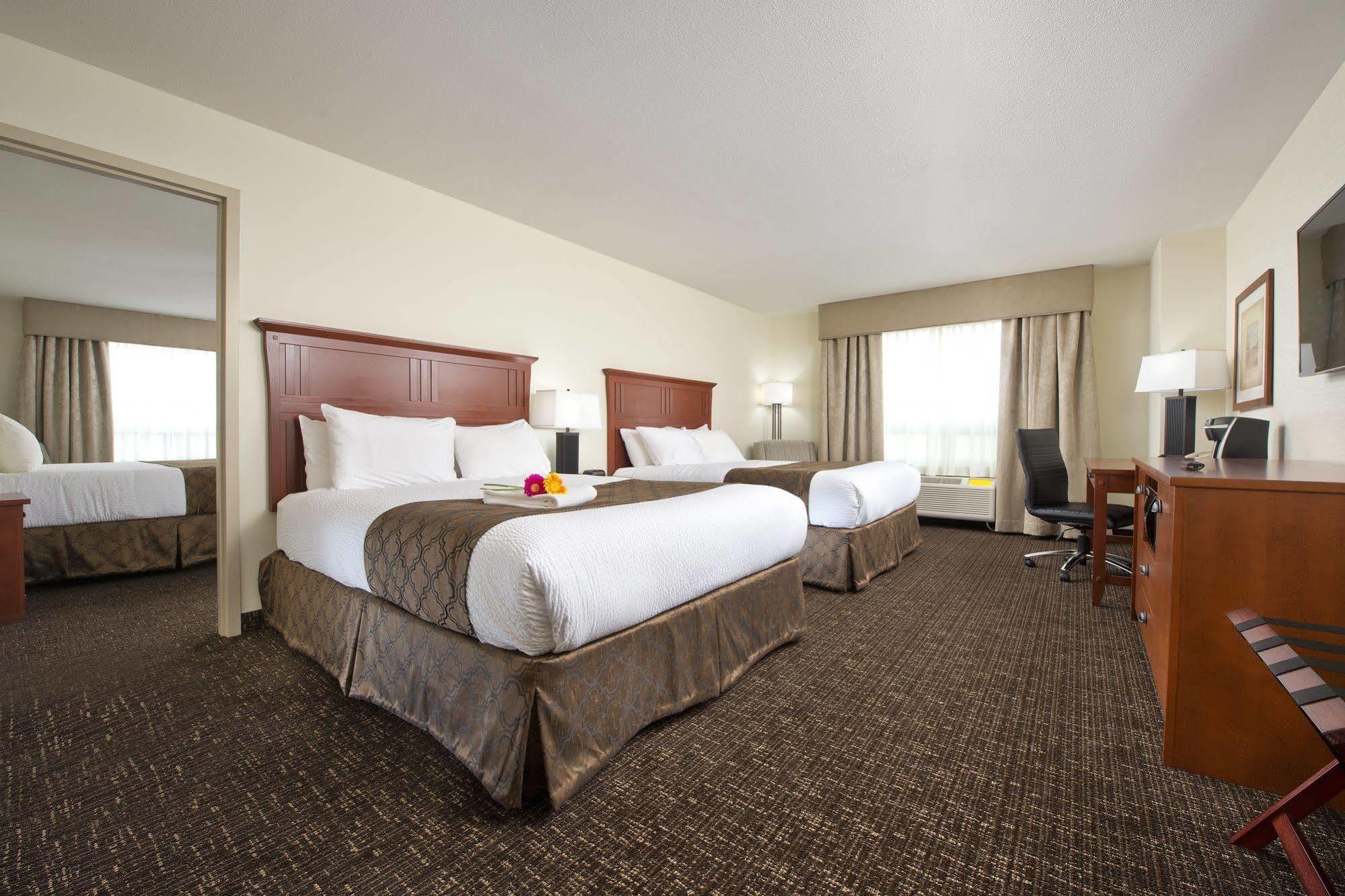 Gold Eagle Lodge Север Батлфорд Экстерьер фото