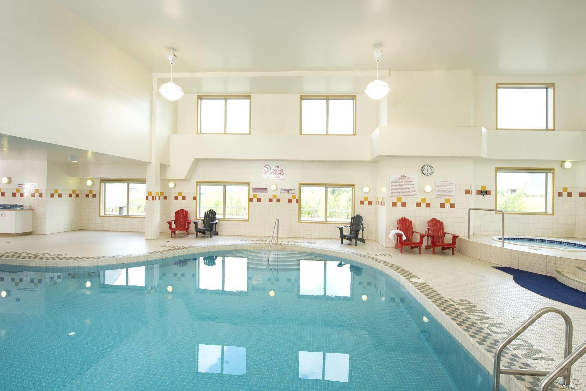 Gold Eagle Lodge Север Батлфорд Экстерьер фото